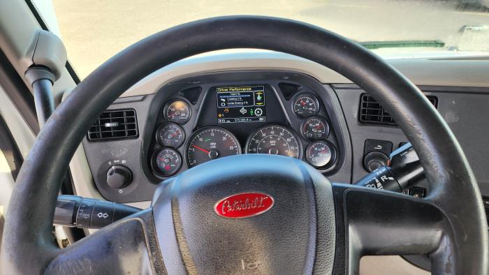 2020 Peterbilt 579-14