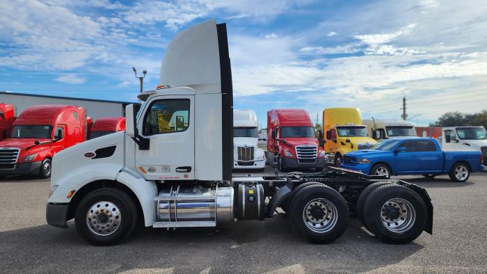 2020 Peterbilt 579-2