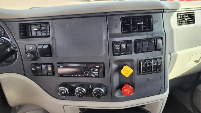 2020 Peterbilt 579-13