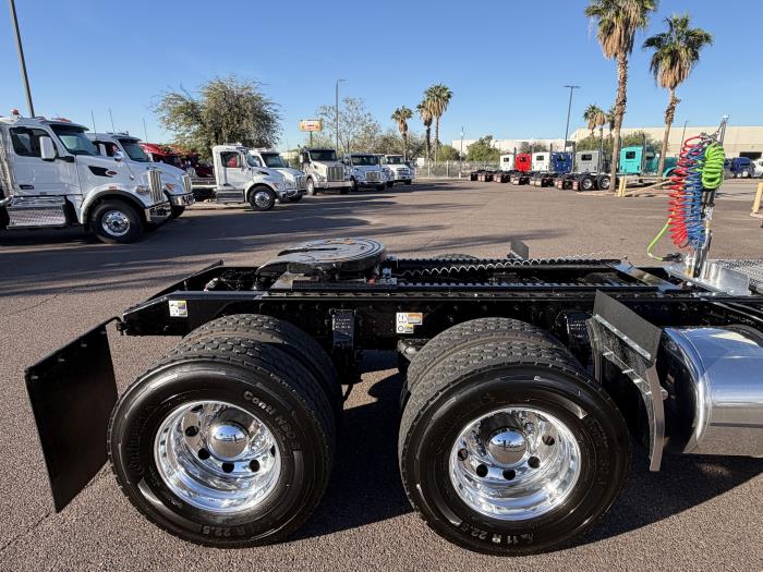 2026 Peterbilt 567-8