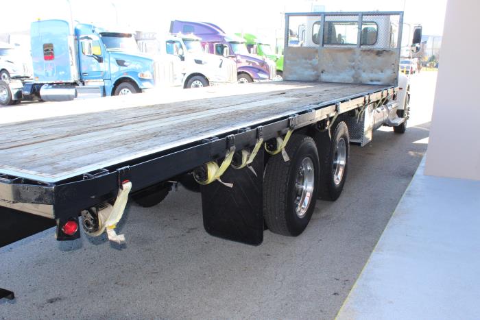 2020 Peterbilt 348-9