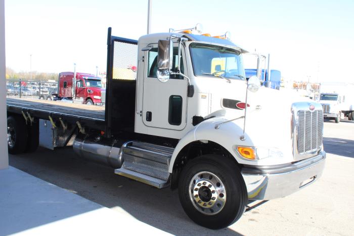 2020 Peterbilt 348-11