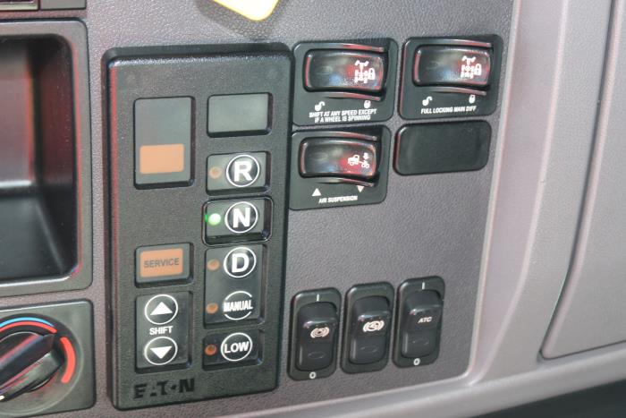 2020 Peterbilt 348-16