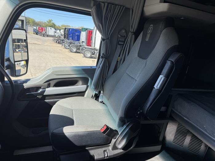 2022 Kenworth T680-7