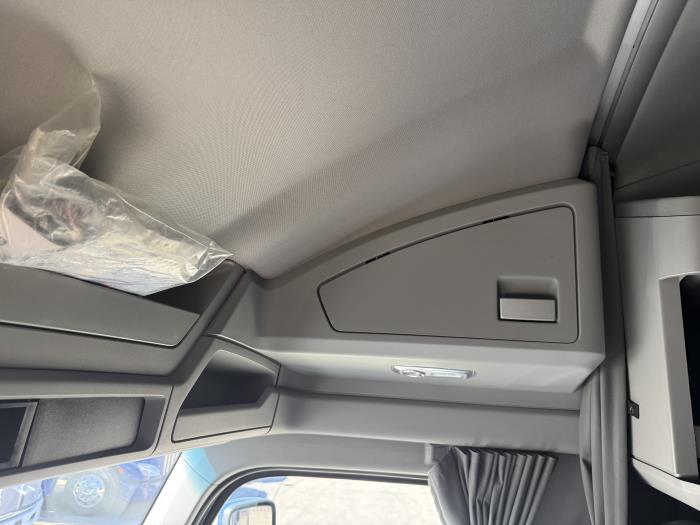 2022 Kenworth T680-8