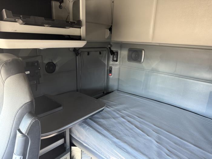 2022 Kenworth T680-11