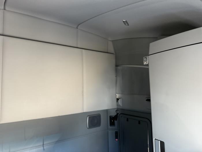 2022 Kenworth T680-11