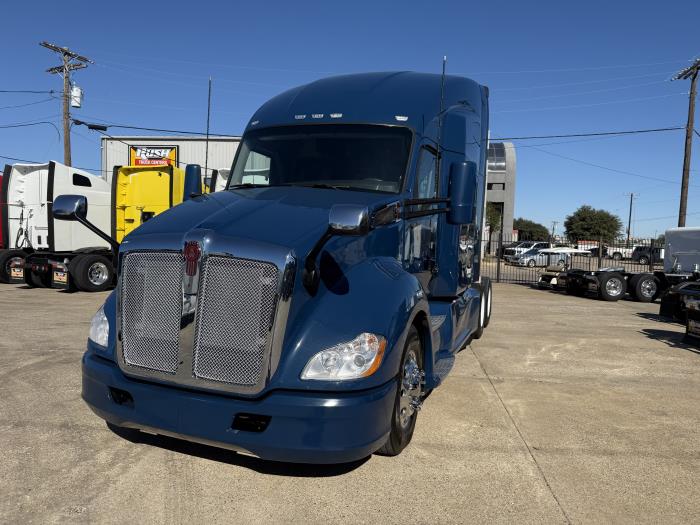 2022 Kenworth T680-17