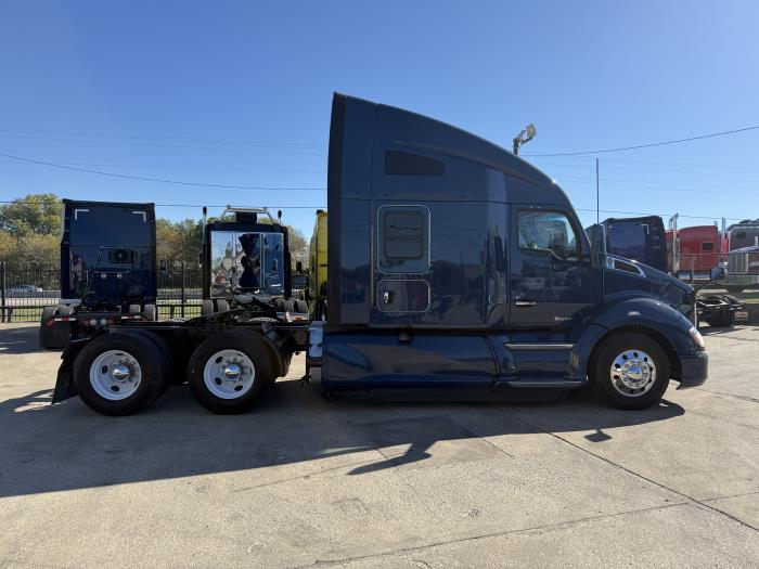 2022 Kenworth T680-26