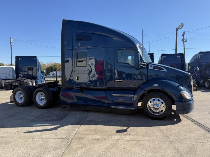 2022 Kenworth T680-27