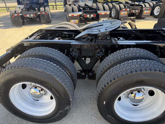 2022 Kenworth T680-29