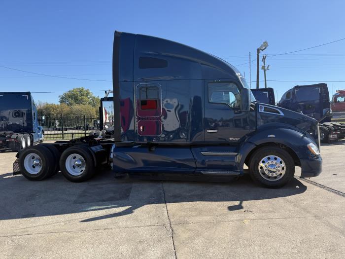 2022 Kenworth T680-28