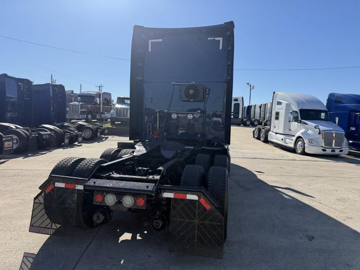 2022 Kenworth T680-31