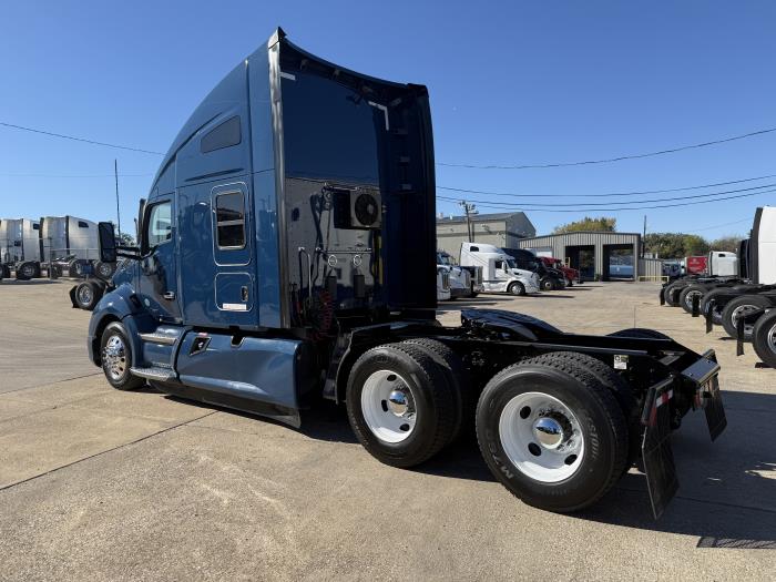 2022 Kenworth T680-36
