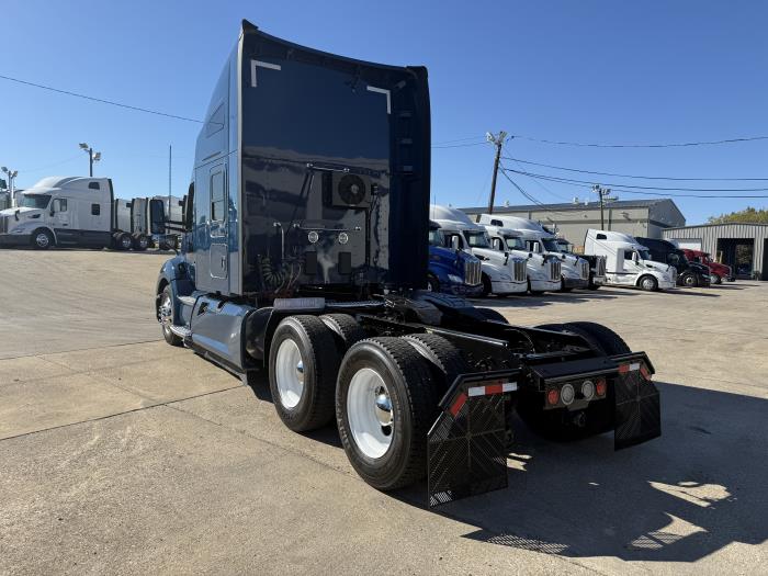 2022 Kenworth T680-37