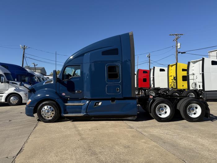 2022 Kenworth T680-2