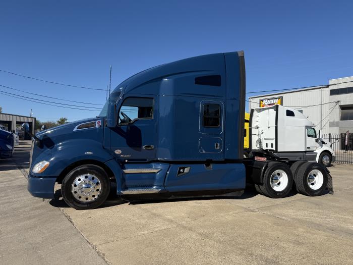 2022 Kenworth T680-40