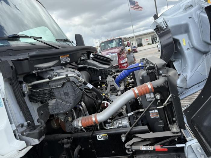 2025 Peterbilt 536-10