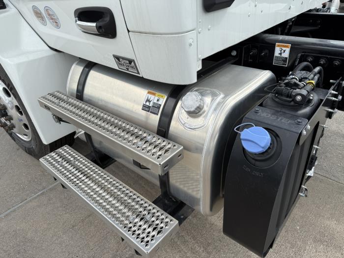 2025 Peterbilt 536-13