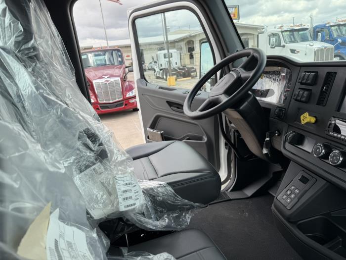 2025 Peterbilt 536-16