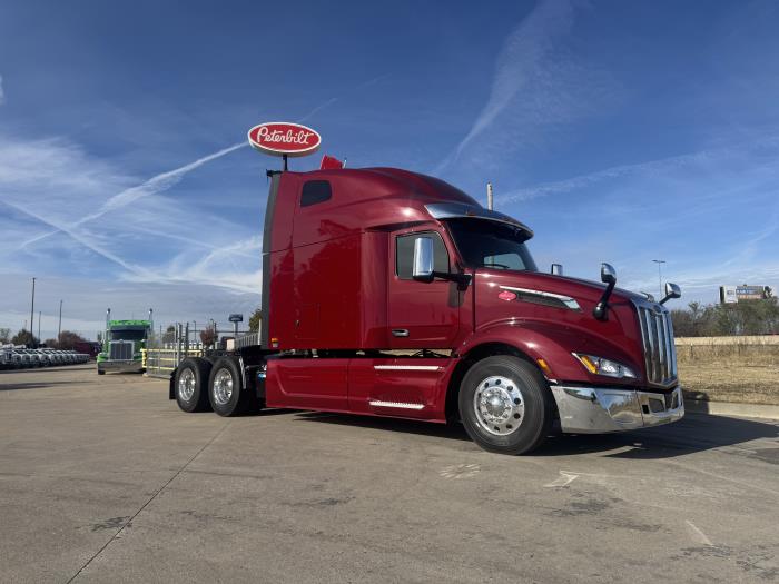 2026 Peterbilt 579 photo 4