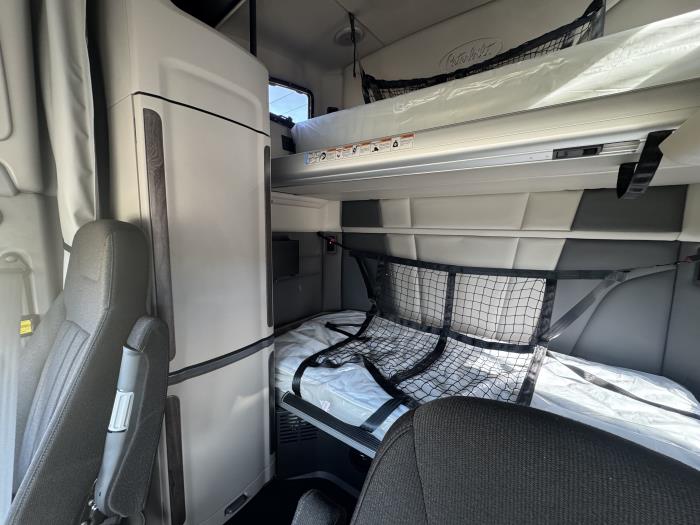 2026 Peterbilt 579-22