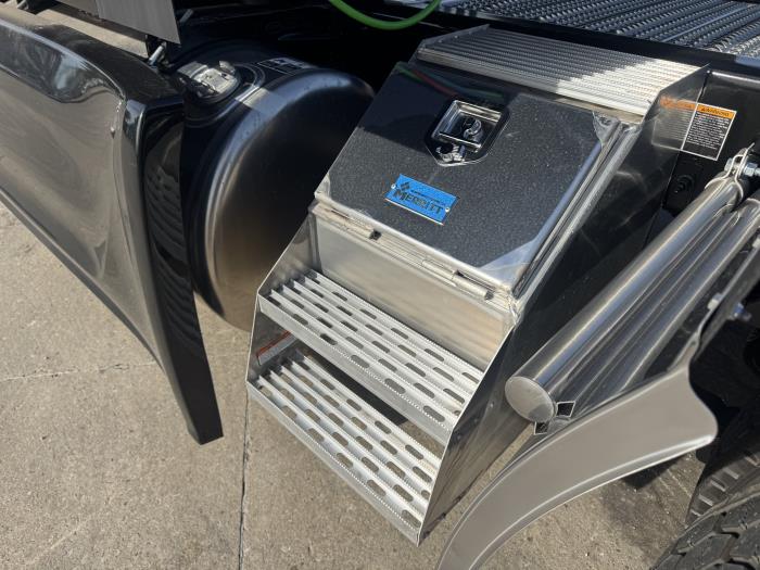 2026 Peterbilt 579-11