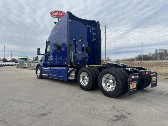 2026 Peterbilt 579 photo 3