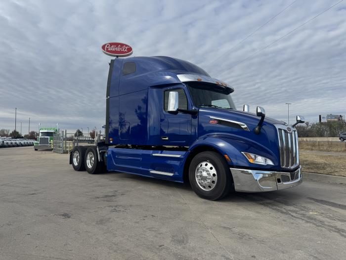 2026 Peterbilt 579 photo 4