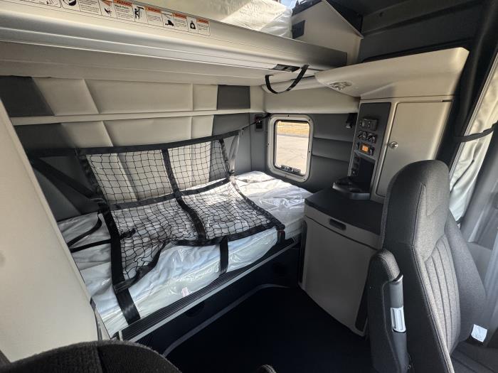 2026 Peterbilt 579-22