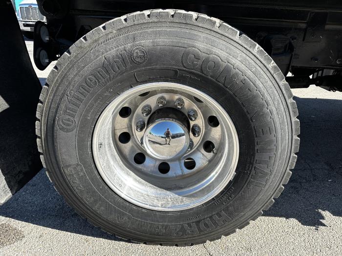 2025 Peterbilt 536-8