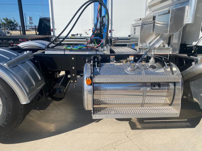 2026 Peterbilt 567-8