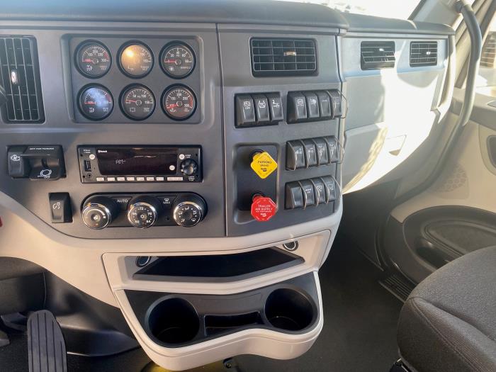 2026 Peterbilt 567-13