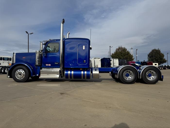 2026 Peterbilt 589-2