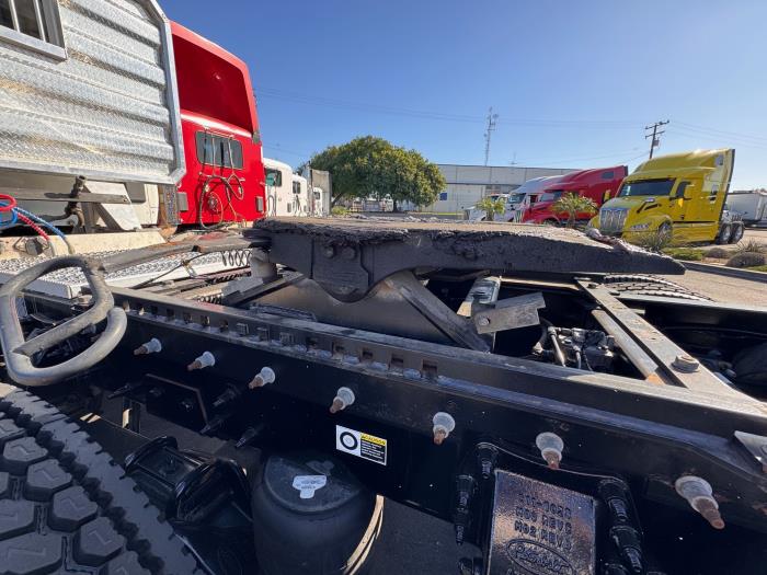 2019 Peterbilt 567-16