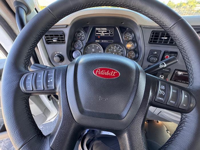 2019 Peterbilt 567-11