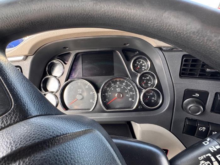 2022 Peterbilt 579-11