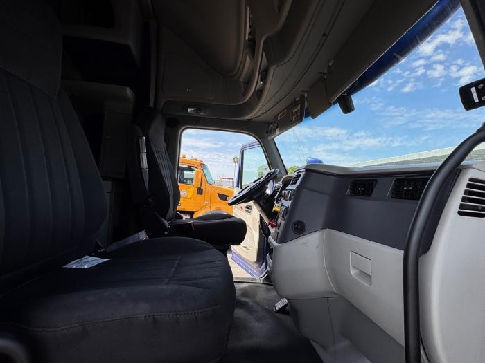2022 Peterbilt 579-13