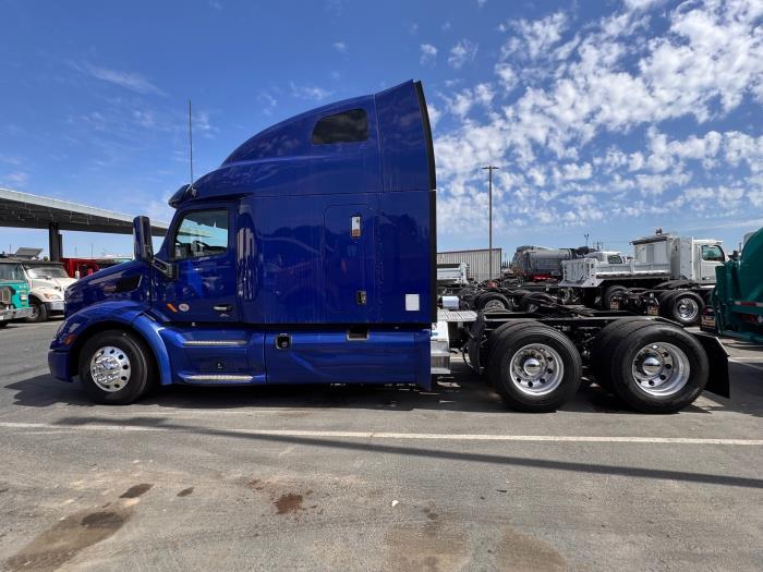 2022 Peterbilt 579-9