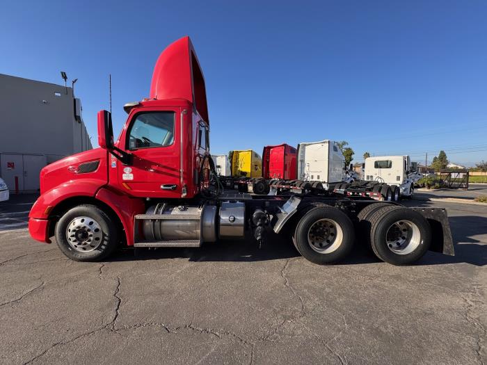 2020 Peterbilt 579-8