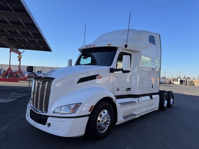 2022 Peterbilt 579-2