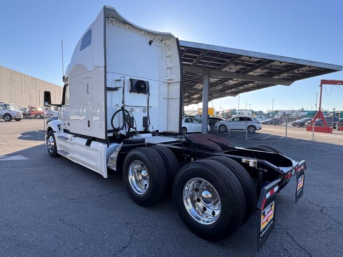 2022 Peterbilt 579-9