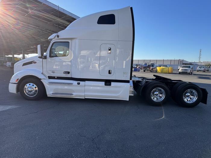 2022 Peterbilt 579-10