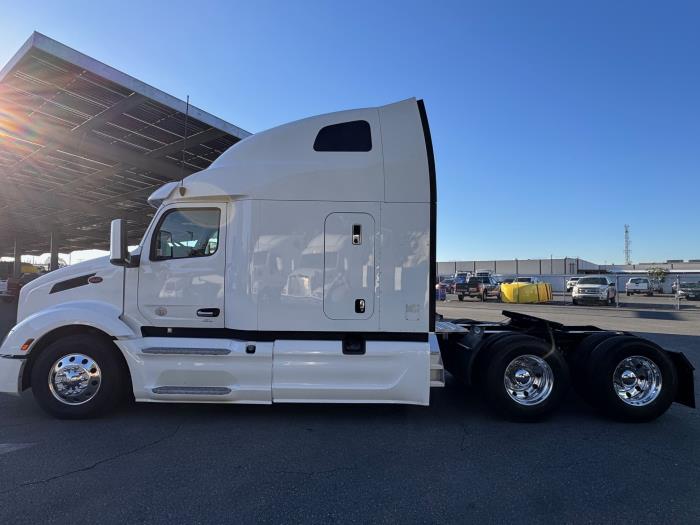 2022 Peterbilt 579-11