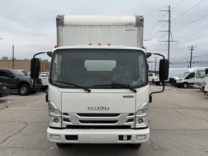 2025 Isuzu NRR-9