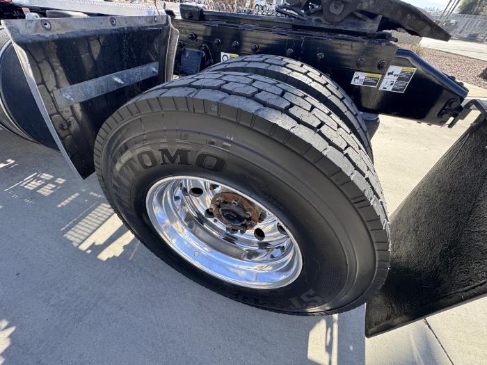 2020 Peterbilt 579-8