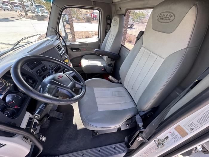 2020 Peterbilt 579-10