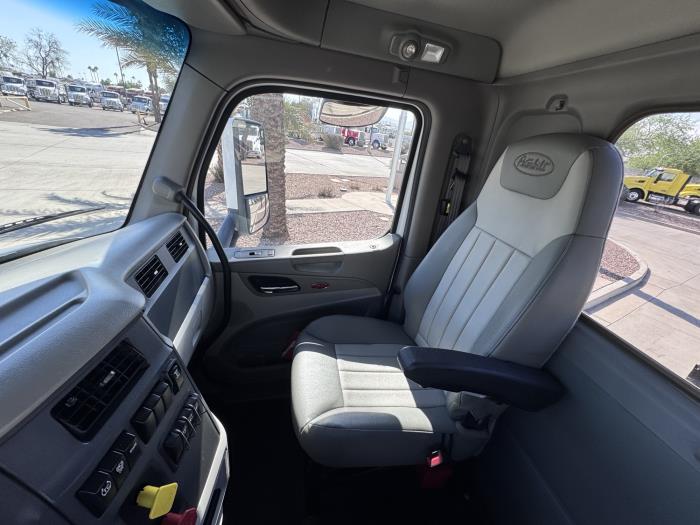 2020 Peterbilt 579-11