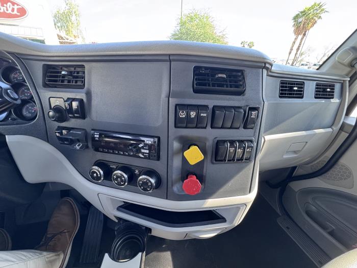 2020 Peterbilt 579-13