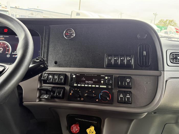 2022 Peterbilt 389-5